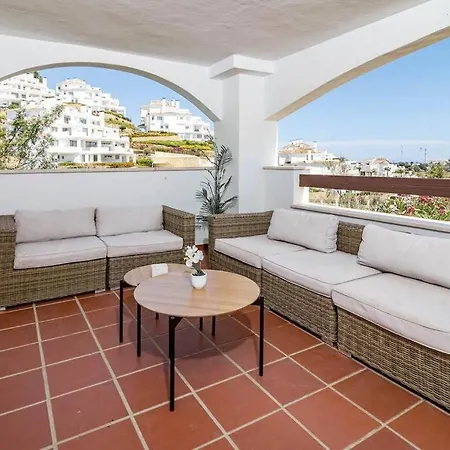 Stunning 2 Bedroom In Aloha Royal Rdr345 Apartment *