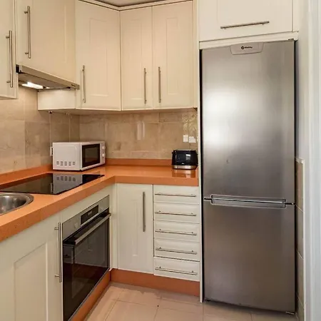 Stunning 2 Bedroom In Aloha Royal Rdr345 Apartment *