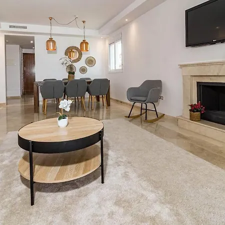 Stunning 2 Bedroom In Aloha Royal Rdr345 *