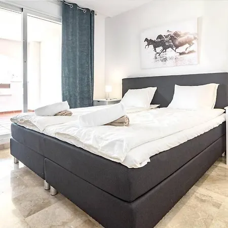 Stunning 2 Bedroom In Aloha Royal Rdr345