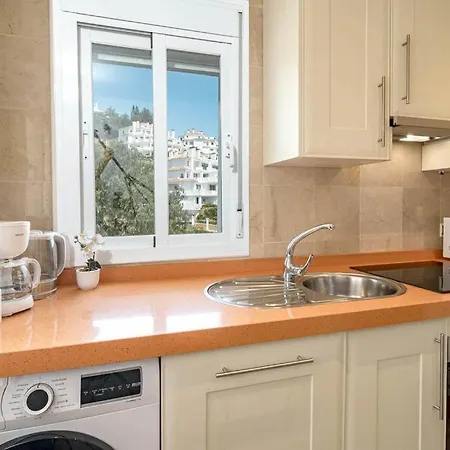 Stunning 2 Bedroom In Aloha Royal Rdr345 Apartment