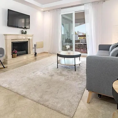 Stunning 2 Bedroom In Aloha Royal Rdr345 Apartment *