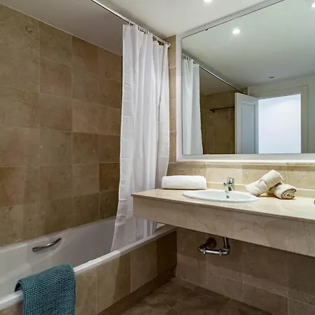 Stunning 2 Bedroom In Aloha Royal Rdr345 Apartment